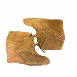NEW Nine West tan suede lace up wedge booties fold over top leather upper 8.5